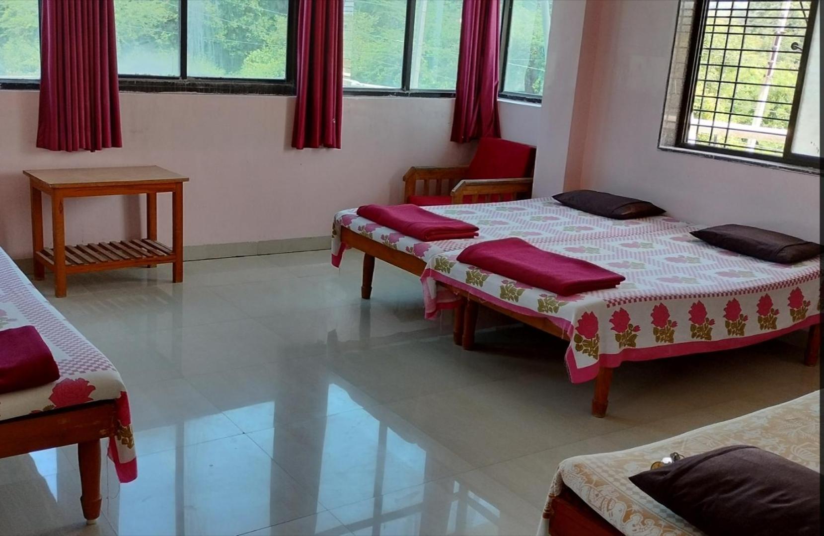 Ferienwohnung Shivam Residency Ellora Zimmer foto